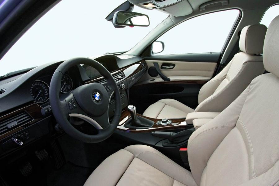  BMW 3-Series 2009 года  (фото 106 из 116)